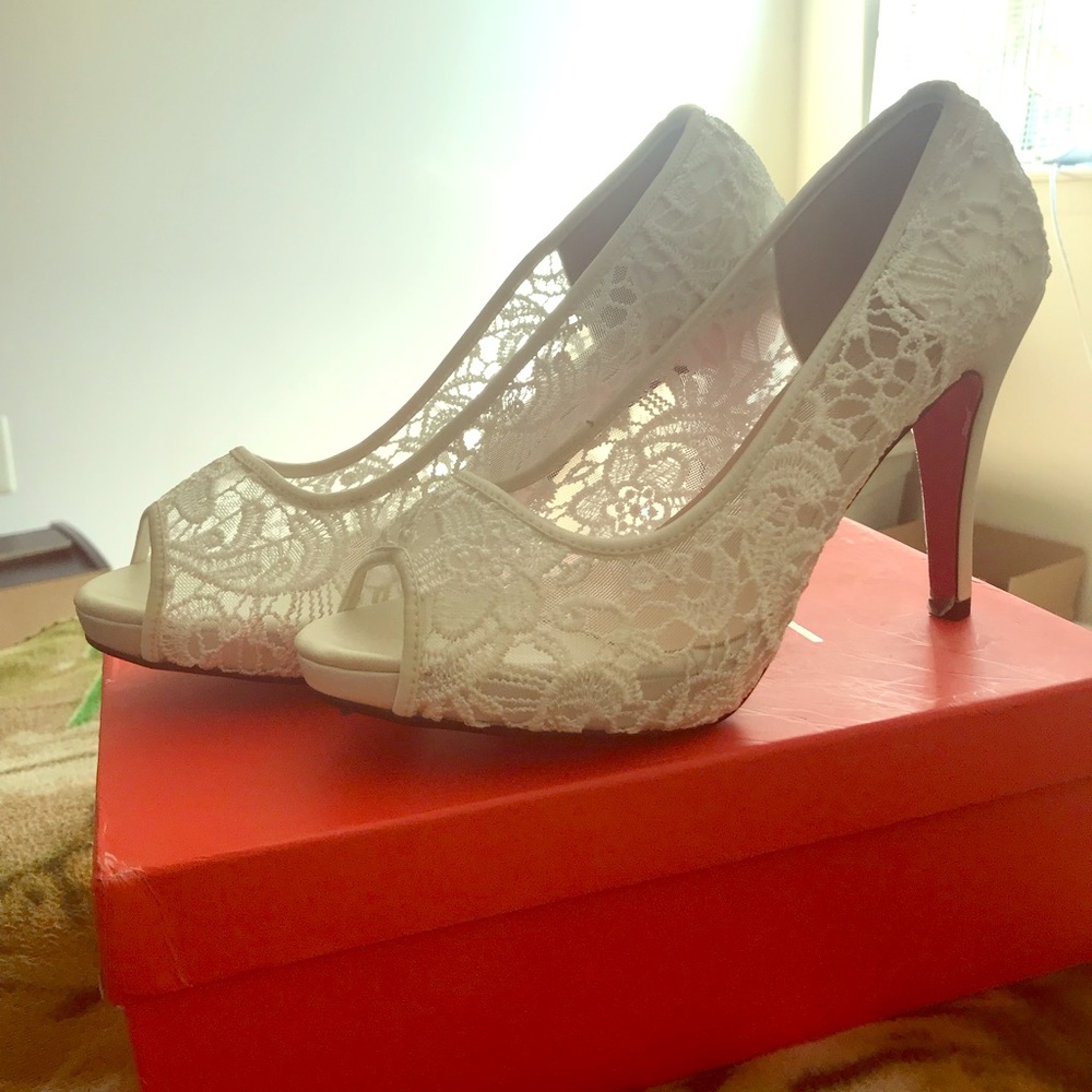 Lace wedding shoes